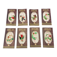 Brosa Martisor marime medie, ambalata in cutie deosebita,...