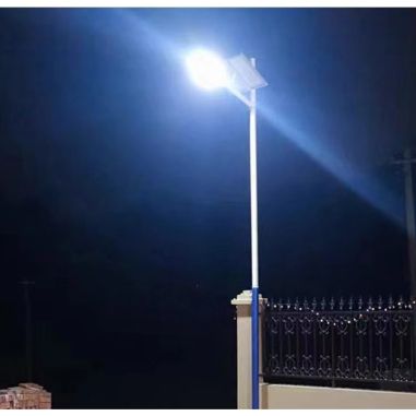 Lampa solara stradala Flippy, pentru curte sau strada, cu doua grile, finisaj mat, rezistent la apa, montare prin fixare, senzor