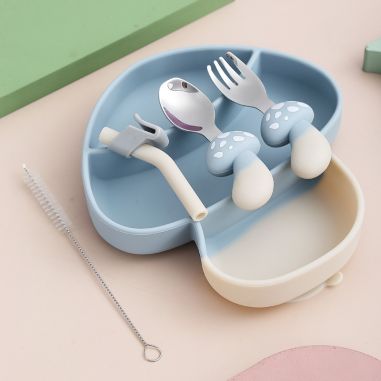 Set diversificare bebelusi Flippy, din silicon, 18 x 19.5 cm, 1 farfurie compartimentata in formade ciuperca, lingurita si furcu