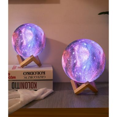 Lampa de veghe in forma de luna cu stele 3D Moon Light, alimentare baterii, stand din lemn inclus, 10 cm, Flippy