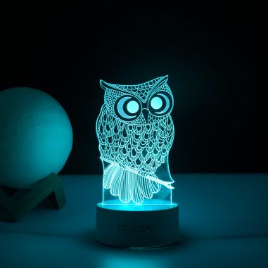 Lampa LED decorativa, Flippy, 3D, Bufnita, cu USB si baterii, 20 cm inaltime, din material acril, lumina multicolora si telecoma