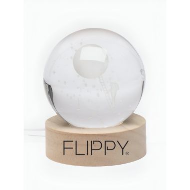 Lampa LED Decorativa, Flippy, cu Bila de Cristal cu Diametru 6cm, Model Astronaut pe Scara catre Luna 3D, Alimentare USB, Suport