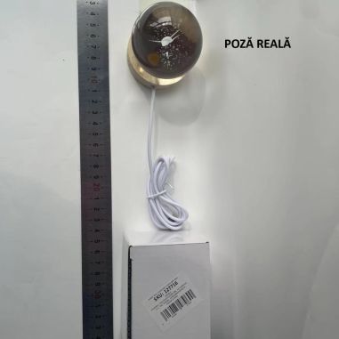 Lampa LED Decorativa, Flippy, cu Bila de Cristal cu Diametru 6cm, Model Balena 3D, Alimentare USB, Suport din Lemn, Lumina Alb C