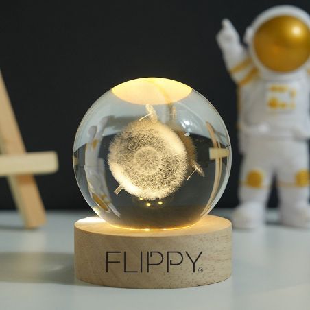 Lampa LED Decorativa, Flippy, cu Bila de Cristal cu Diametru 6cm, Model Papadie 3D, Alimentare USB, Suport din Lemn, Lumina Alb 