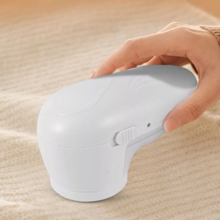 Aparat Scame si Par Haine, Flippy, Electric, USB inclus, Periuta Curatare, pentru Diferite Tesaturi, 13 x 6.8 x 5.8 cm, Alb